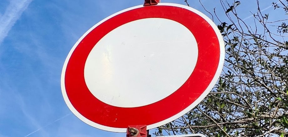 Durchfahrt verboten Schild